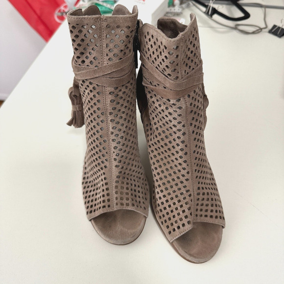 Vince Camuto Kamey Tan Taupe Suede Laser Cut Open Toe Tie Tassel Zip Booties 5.5 - Picture 3 of 12
